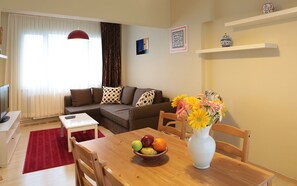 Apartment, 2 Bedrooms, Sea View | Living area