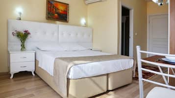 Deluxe Studio Apartment with Terrace | Egyptian cotton sheets, Select Comfort beds, in-room safe