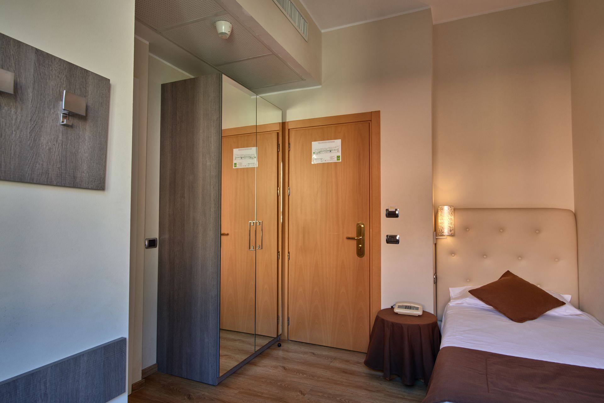 in-room safe, desk, free wifi, bed sheets