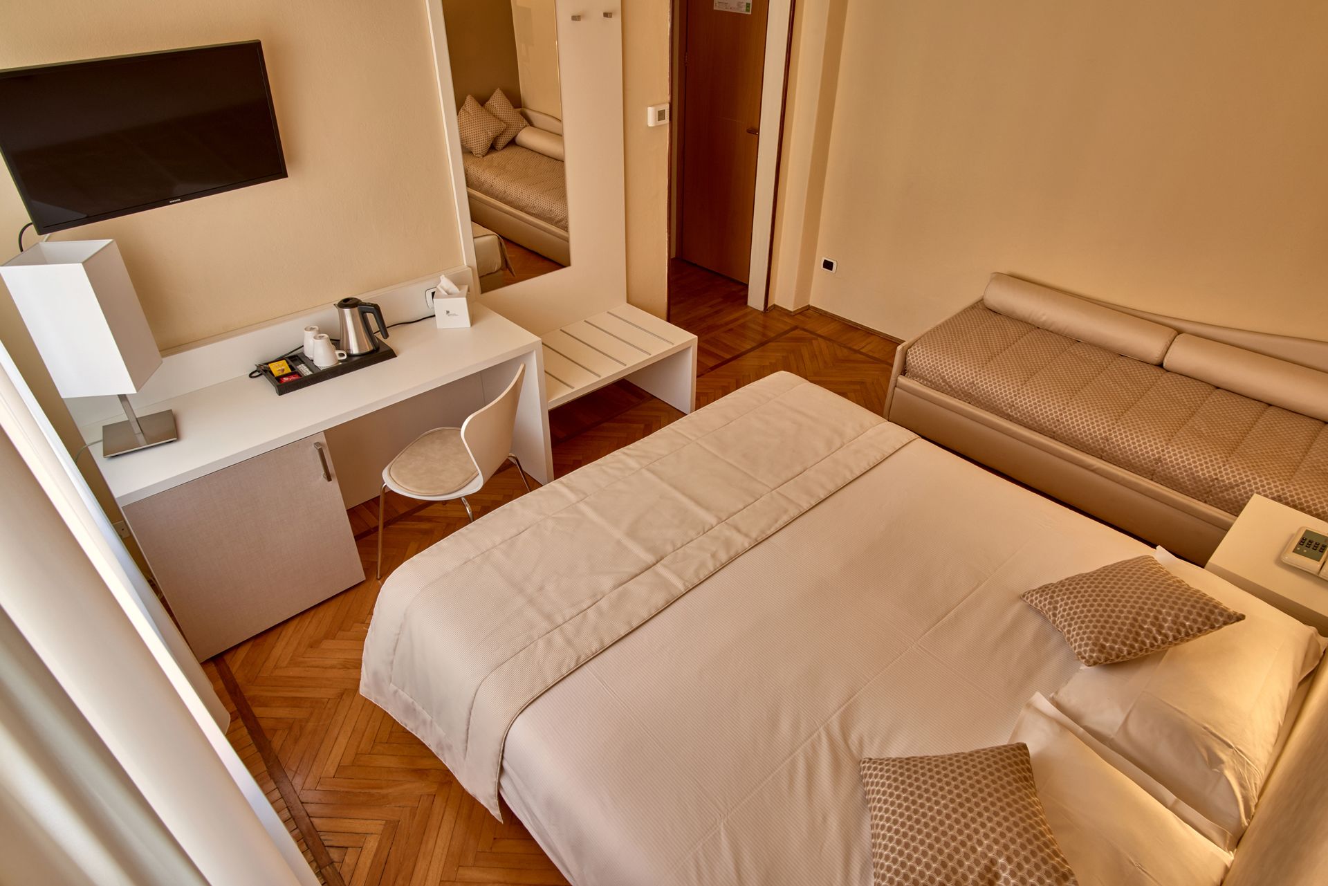 standard double or twin room (street view) | in-room safe, desk, free wifi, bed sheets
