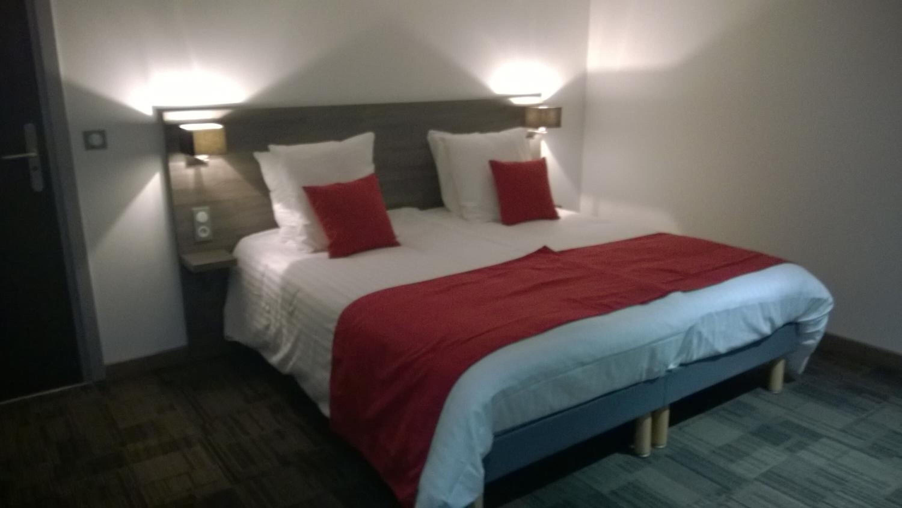 premium bedding, in-room safe, individually decorated