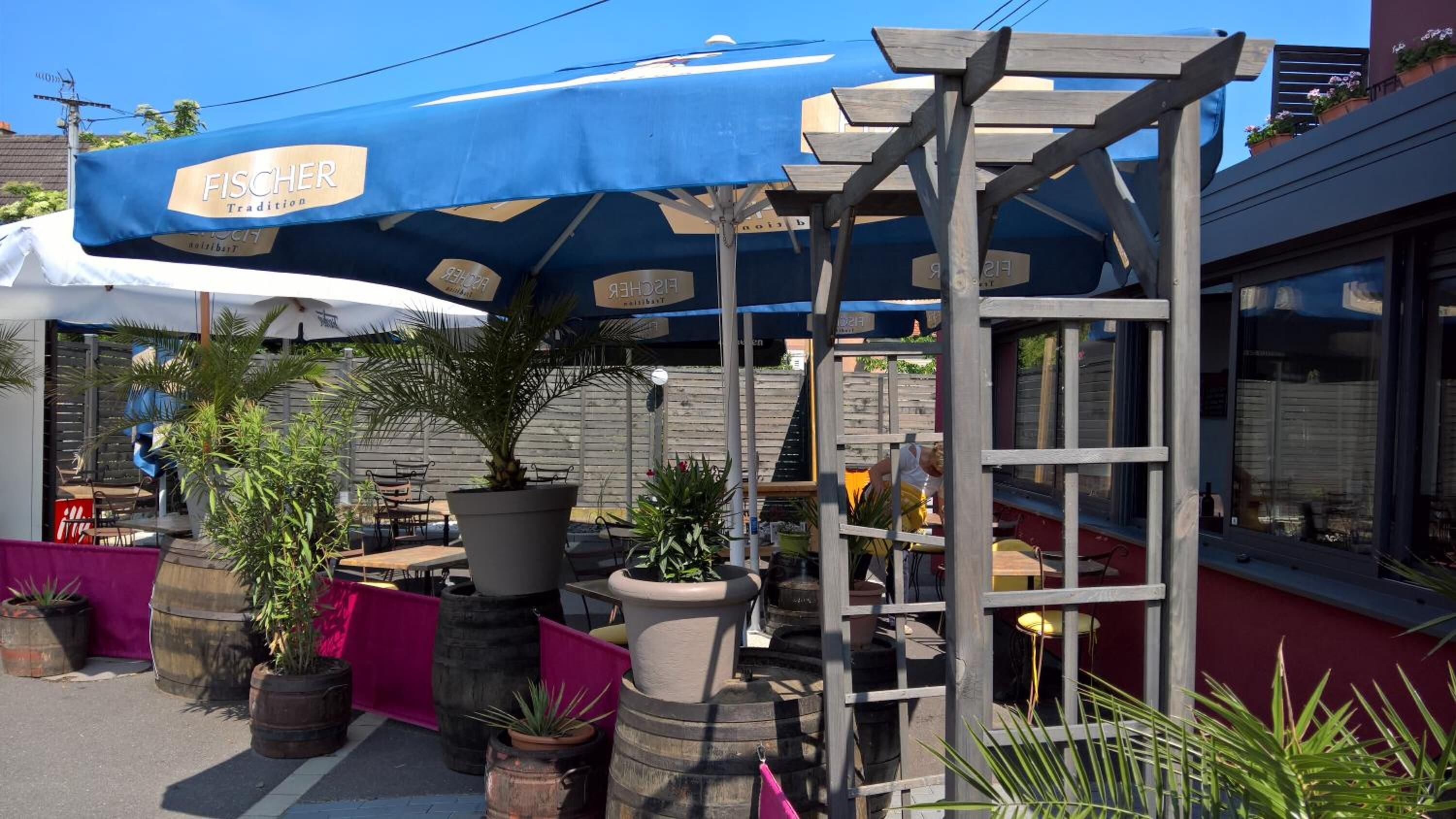 breakfast, lunch, dinner served; regional cuisine