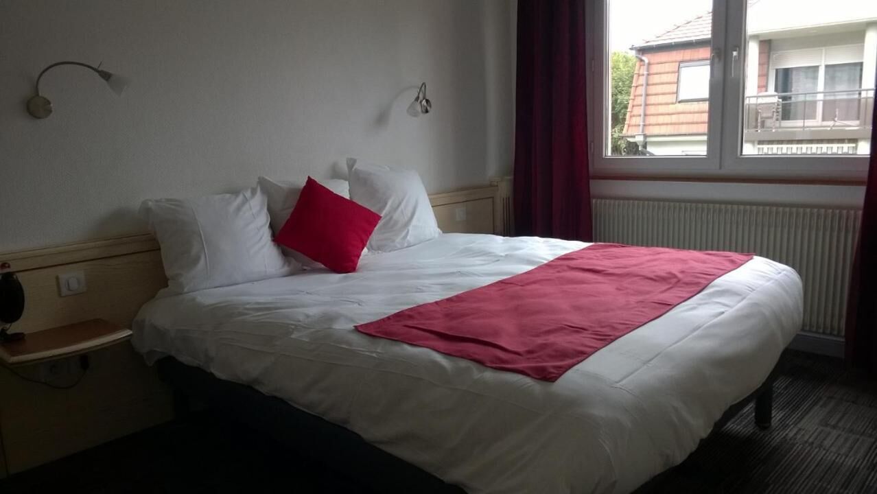 premium bedding, in-room safe, individually decorated