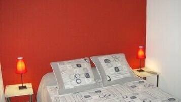 Coffres-forts dans les chambres, fer et planche à repasser