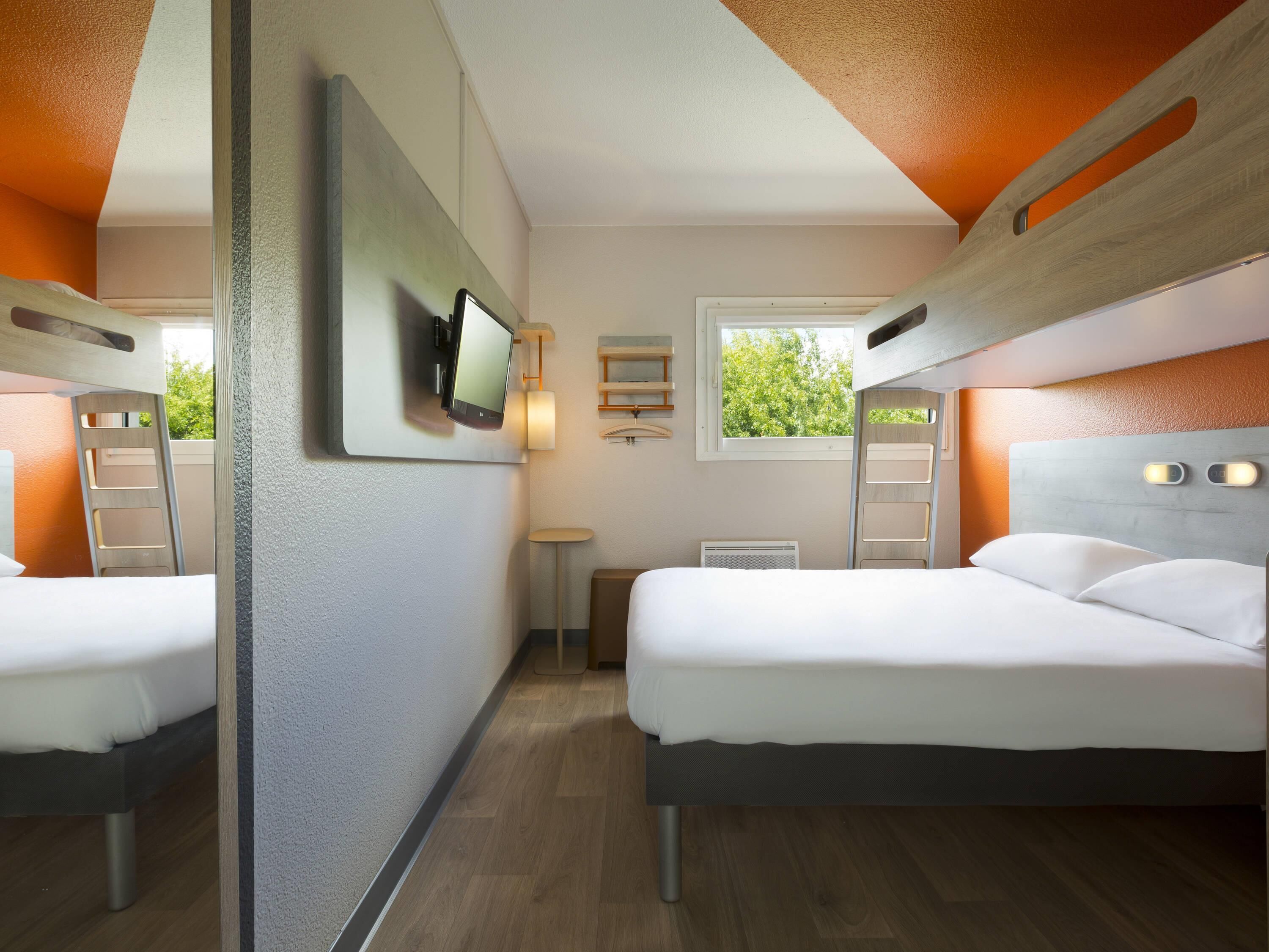 Classic Room, Multiple Beds | Desk, blackout curtains, soundproofing, free cots/infant beds