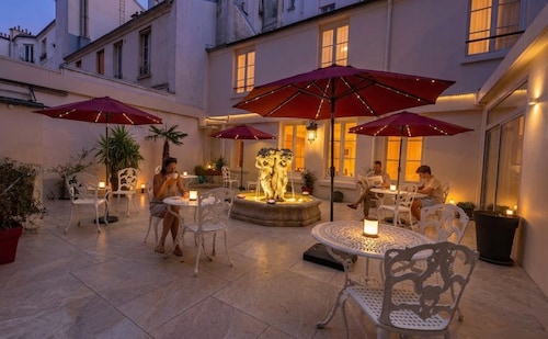 Agate Hotel
