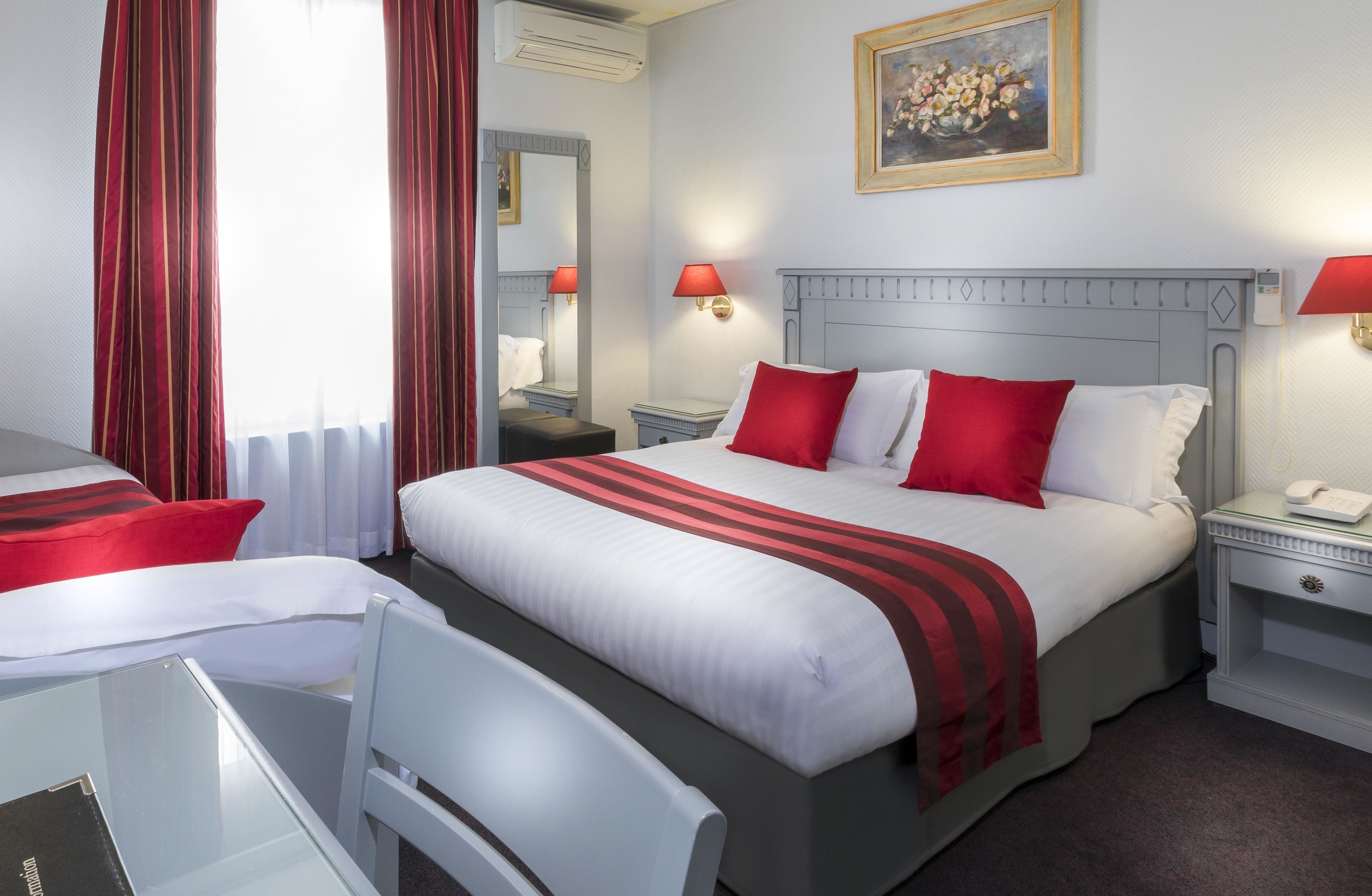 triple room | premium bedding, in-room safe, desk, iron/ironing board