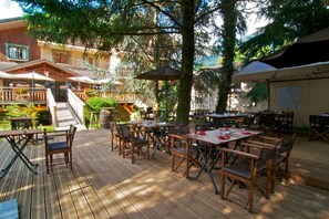 Breakfast, lunch and dinner served - Citotel Les Pres Du Rosay (Sallanches)