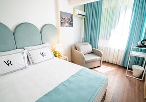 迷你吧、客房內保險箱、隔音、免費無線上網