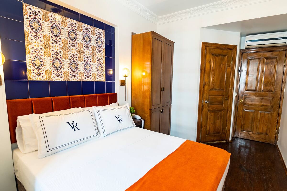 Minibar, in-room safe, soundproofing, free WiFi