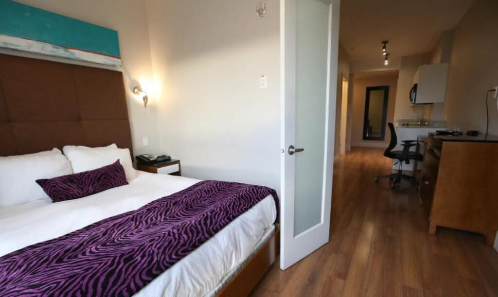 Premium bedding, in-room safe, desk, iron/ironing board