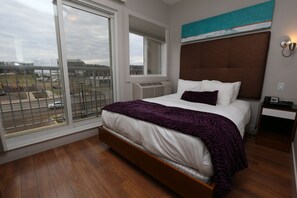 2 bedrooms, premium bedding, in-room safe, desk