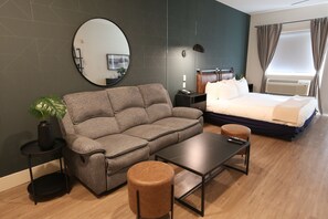 Deluxe-Suite, 2 Schlafzimmer, Nichtraucher | Wohnbereich