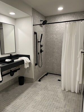 Deluxe Suite, 2 Bedrooms, Non Smoking | Accessible bathroom