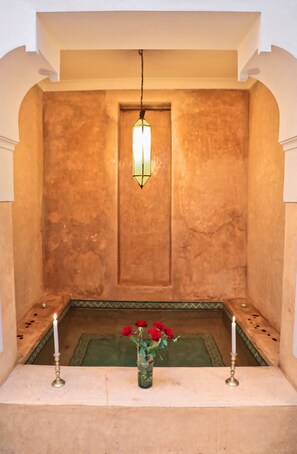 Indoor spa tub - Riad Dar Zitouna en Exclusivité (Marrakech)