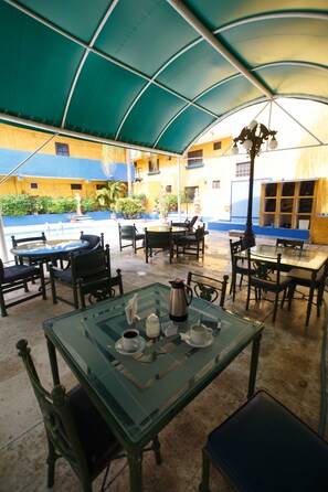 Breakfast area - Hotel La Casona Real (Cozumel)