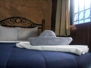 Desk, iron/ironing board, free WiFi - Hotel La Casona Real (Cozumel)