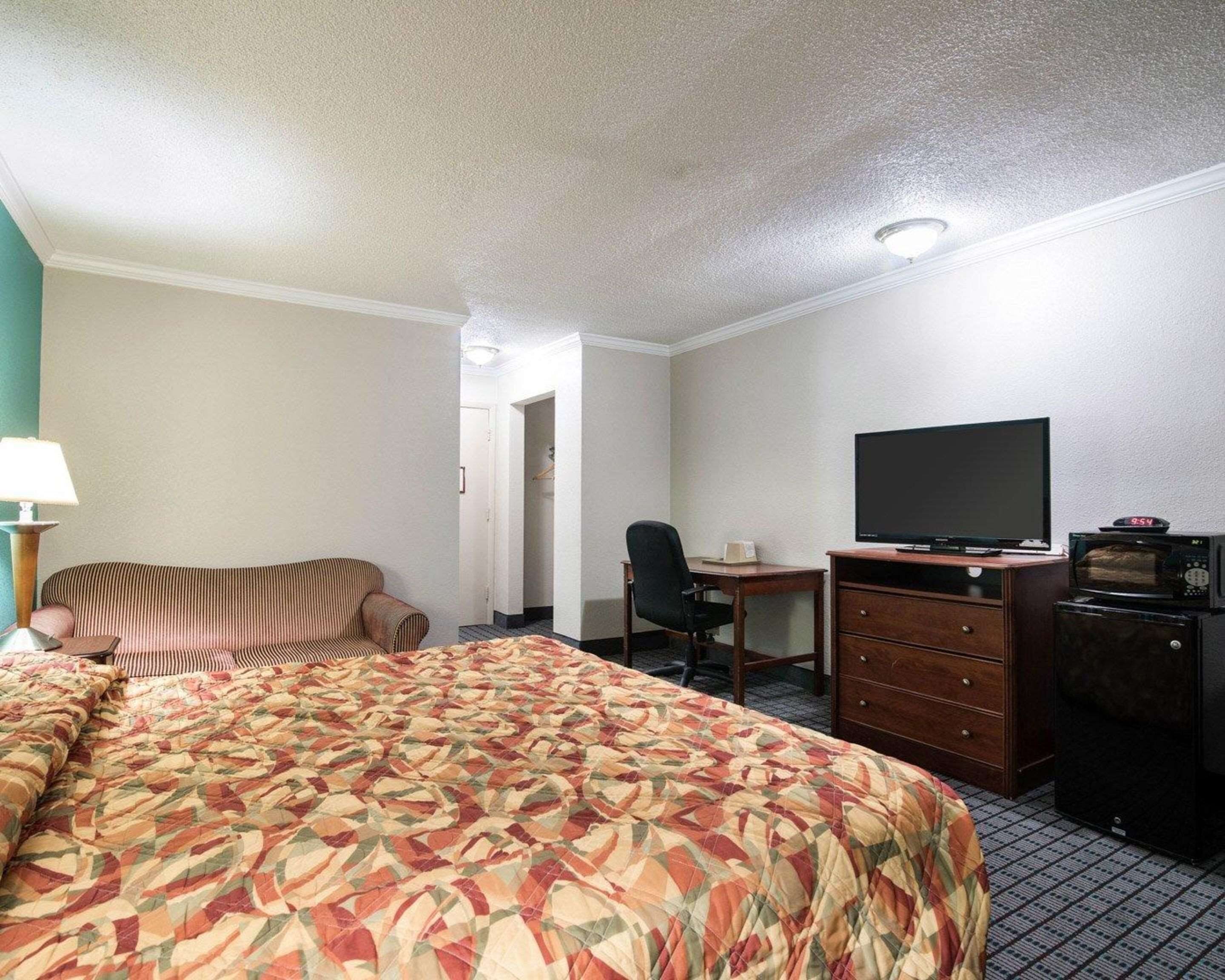 Foto - Rodeway Inn Syracuse Carrier Circle