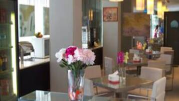 Daily local cuisine breakfast for a fee