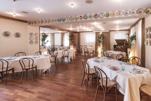 Desayuno bufé gratuito y diario