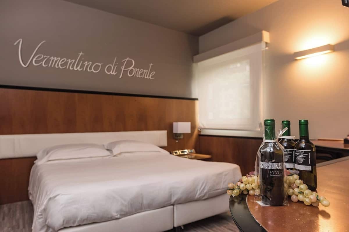 Comfort Double Room | Minibar, in-room safe, desk, soundproofing