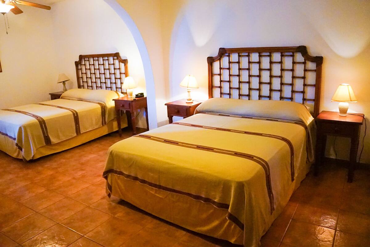 Ropa de cama de alta calidad y escritorio