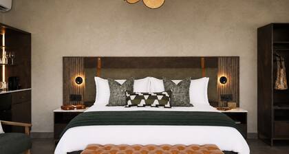 Tshukudu Game Lodge