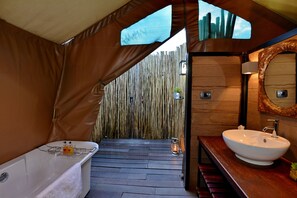 Luxury Tent, 1 King Bed, Courtyard View | Bathroom | Separate bathtub and shower, towels, soap, toilet paper - Tshukudu Game Lodge (Hoedspruit)