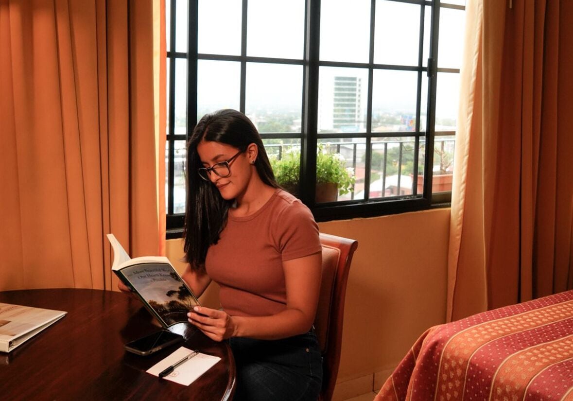 standard single room, 1 queen bed | premium bedding, down duvets, pillow-top beds, in-room safe