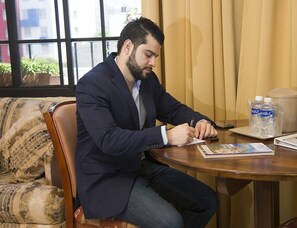 Habitación individual estándar, 1 cama de matrimonio | Ropa de cama de alta calidad y edredones de plumas