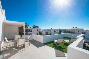 Apartament superior, 1 dormitori | 1 dormitori, cortines opaques i planxa i posts de planxar 