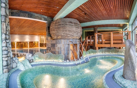 Una piscina techada