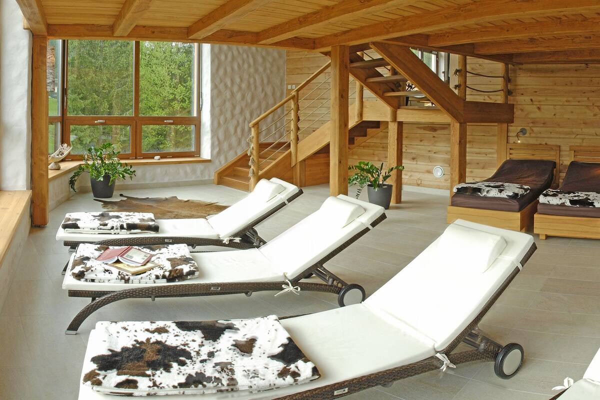 couples treatment room(s), sauna, steam room, body treatments