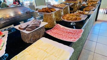 Gratis morgenmadsbuffet hver dag
