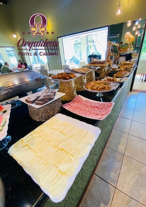 Free daily buffet breakfast  - Orquideas Hotel & Cabañas (Puerto Iguazú)