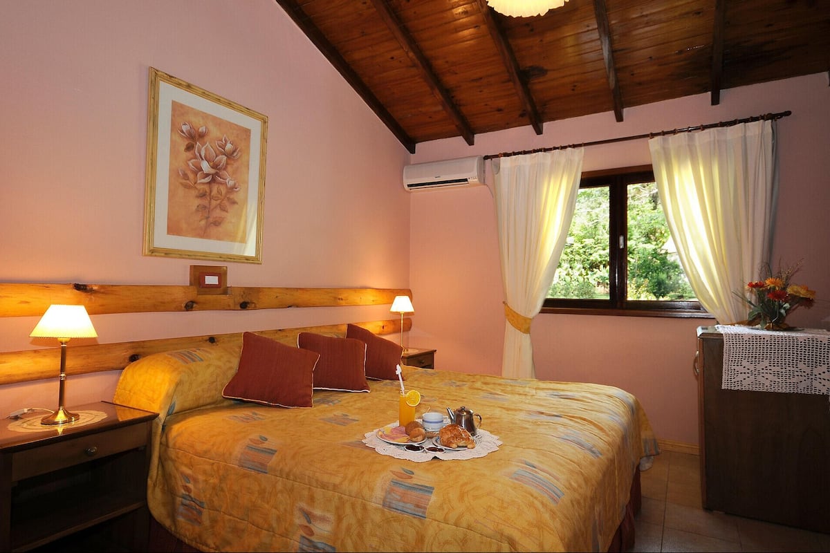 Minibar, in-room safe, free WiFi, bed sheets