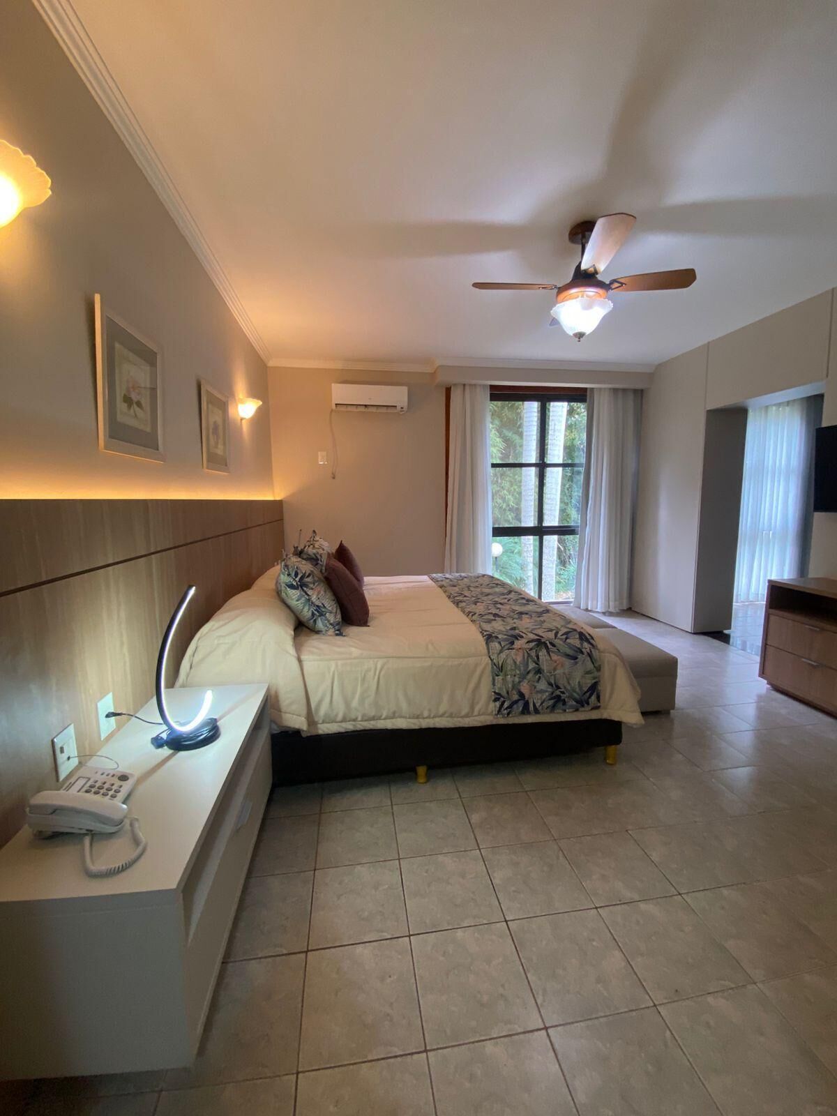 Minibar, in-room safe, free WiFi, bed sheets