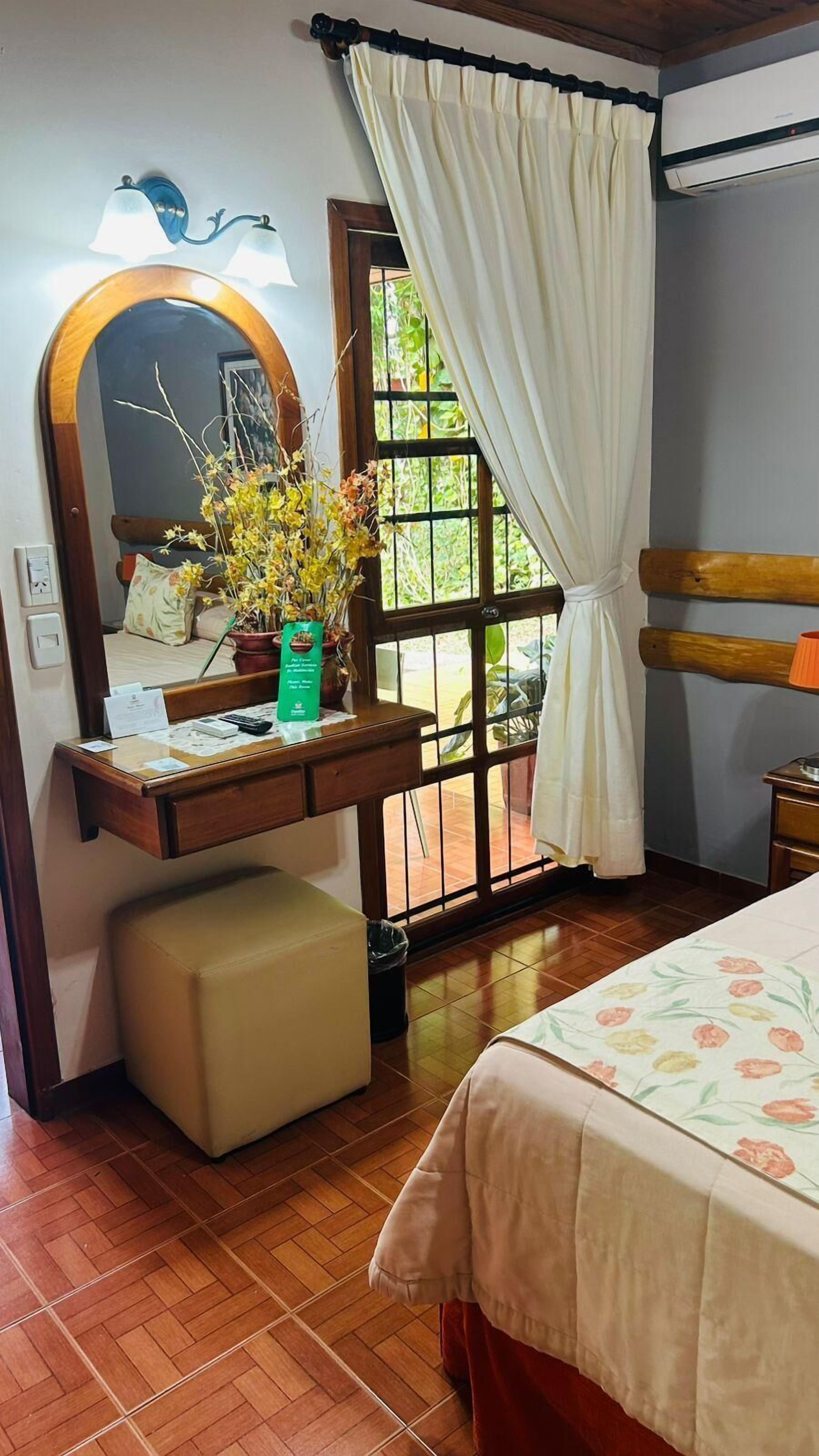 Minibar, in-room safe, free WiFi, bed sheets