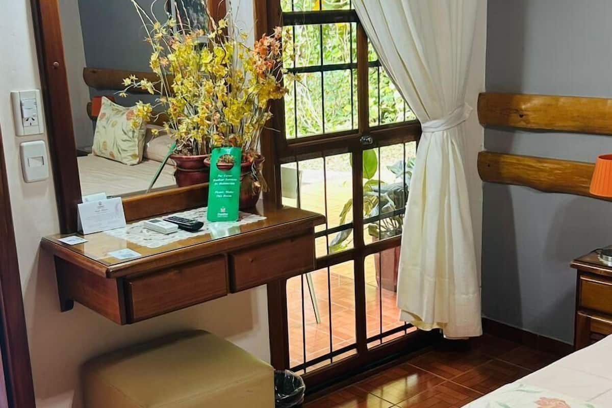 Minibar, in-room safe, free WiFi, bed sheets