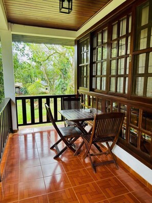 Executive Cabin | Terrace/patio