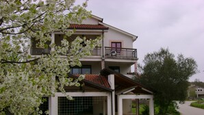 Exterior - Pansion Robi (Citluk)