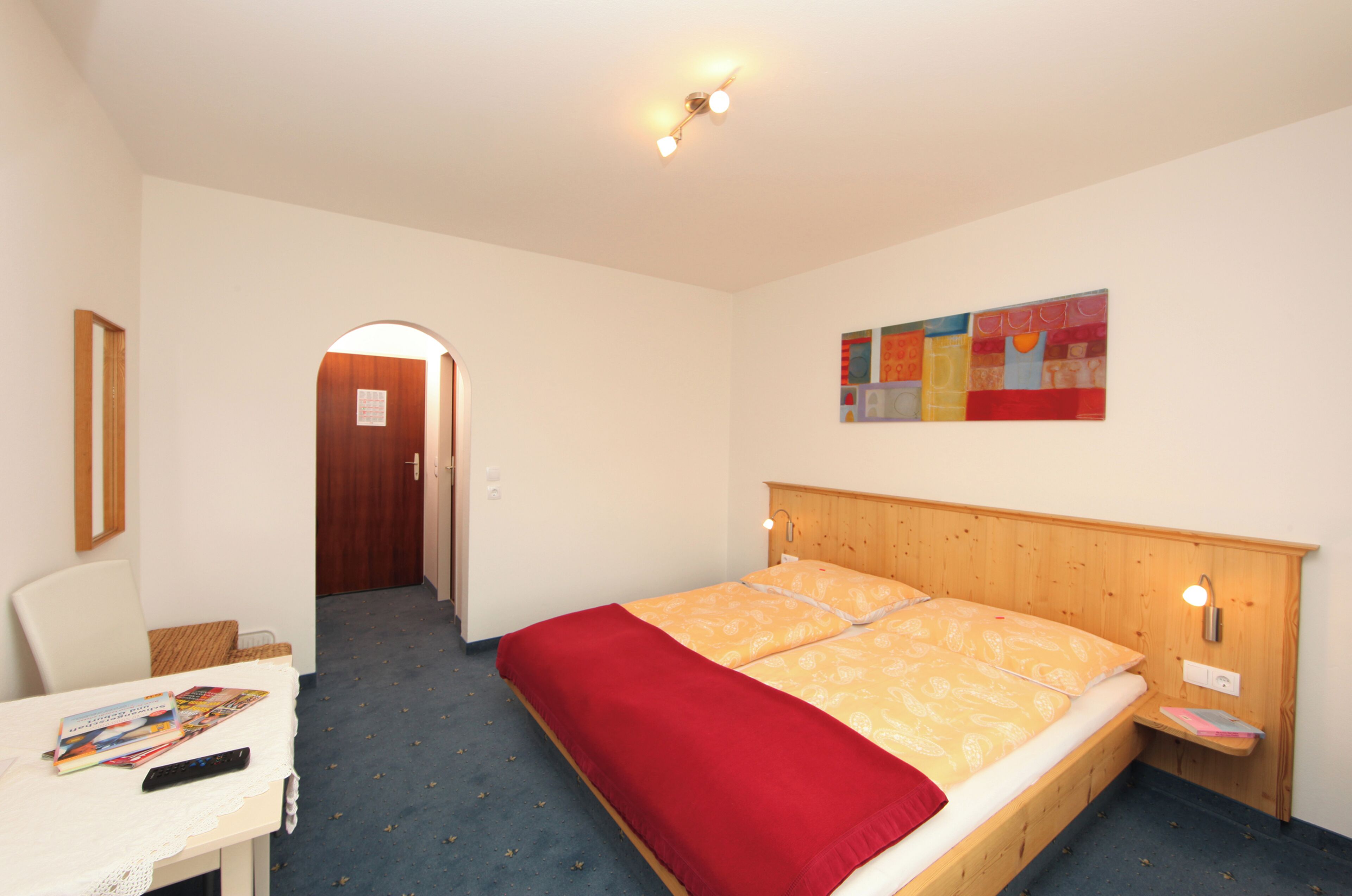 In-room safe, soundproofing, iron/ironing board, free WiFi