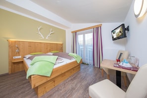 In-room safe, soundproofing, iron/ironing board, free WiFi - Comfort Hotel Garni Landhaus Gitti (Zell am See)