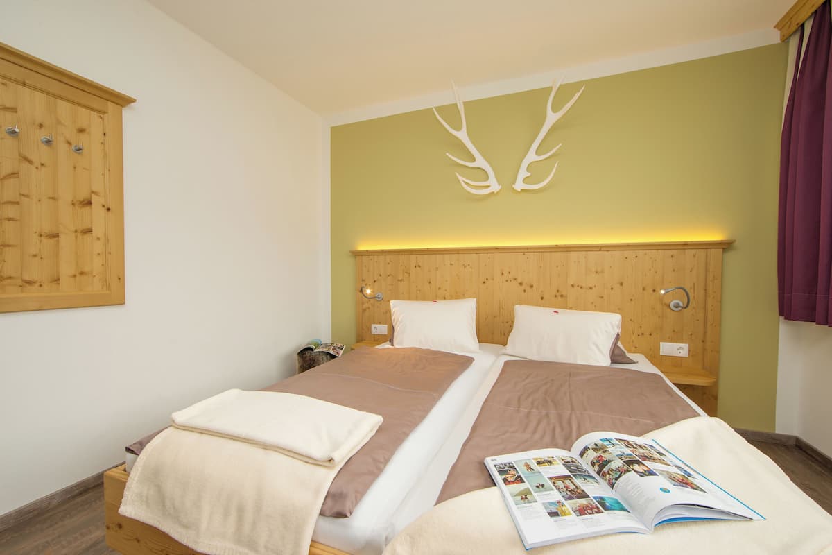 Superior Double Room | Peti besi dalam bilik, kalis bunyi, seterika/papan seterika