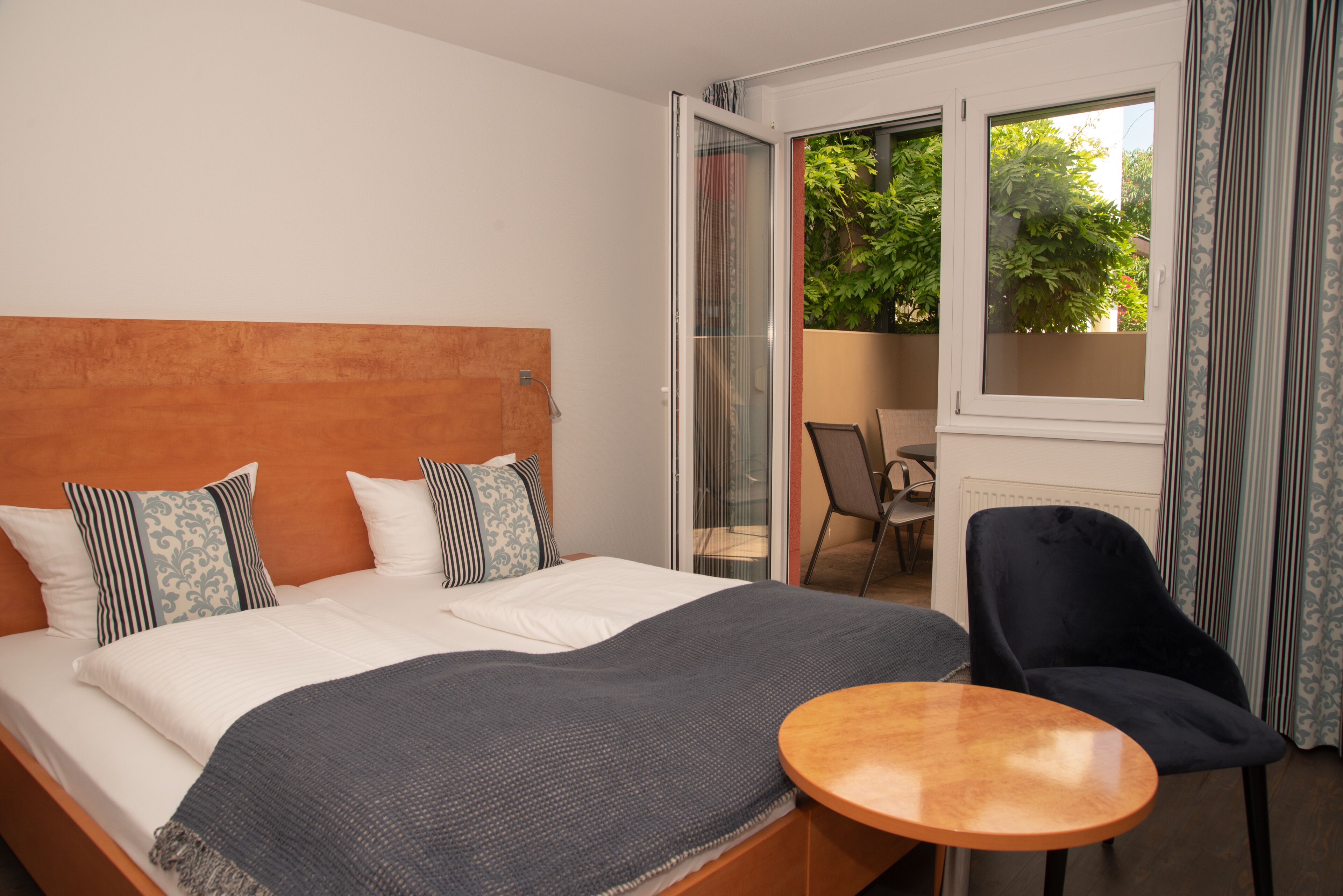 hypo-allergenic bedding, iron/ironing board, free wifi, bed sheets