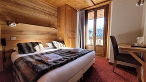 Bureau, chambres insonorisées, fer et planche à repasser, Wi-Fi gratuit