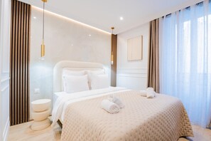 Chambre Double "La muse" | Desk, blackout curtains, iron/ironing board, free WiFi