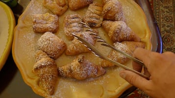 Colazione a buffet a pagamento, servita tutte le mattine