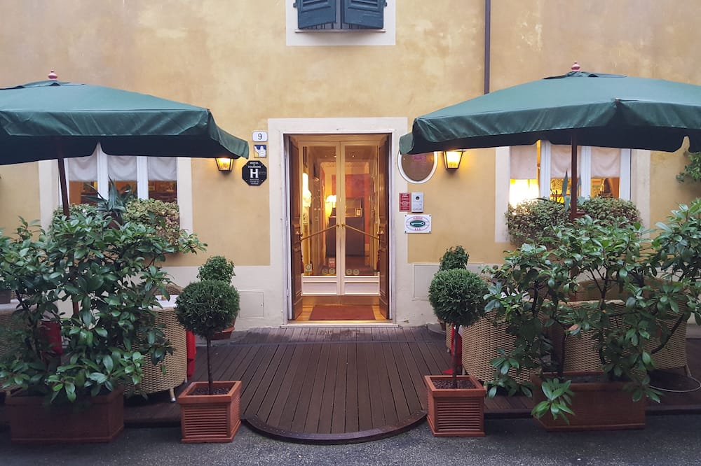 Hotel Diana