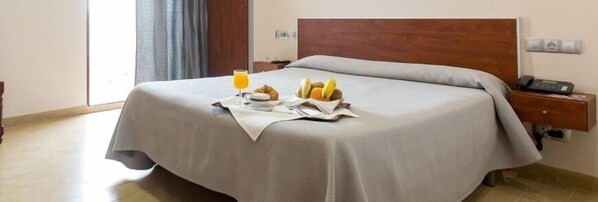 Coffres-forts dans les chambres, bureau, Wi-Fi gratuit, draps fournis